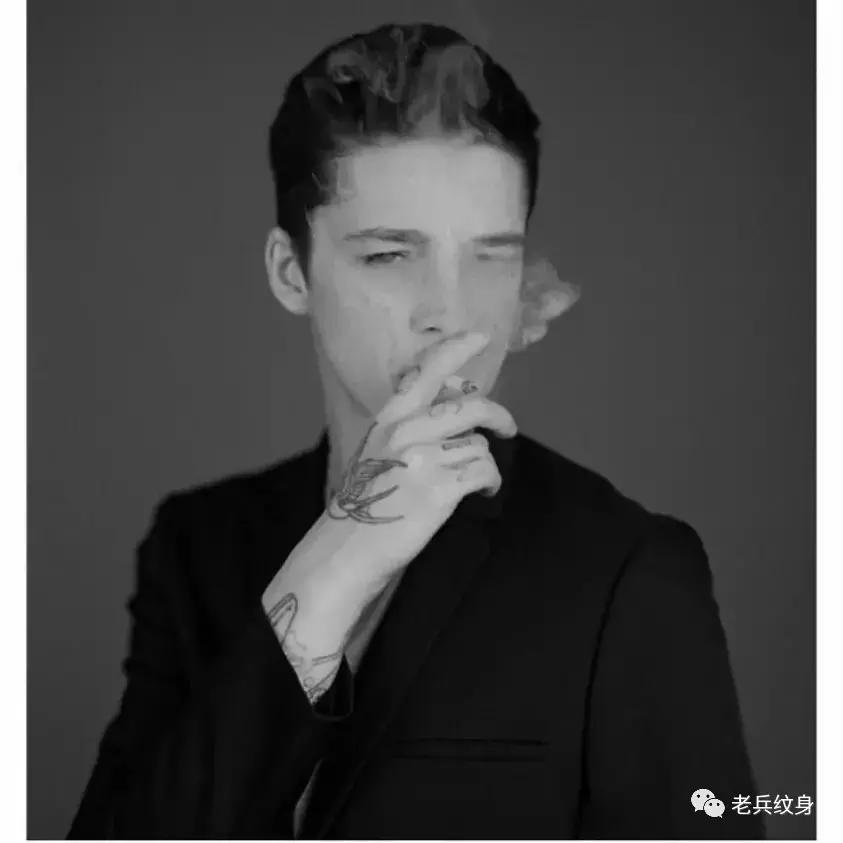 又痞又雅的Ash，仅凭一人之力，就改变了潮流的风向标！