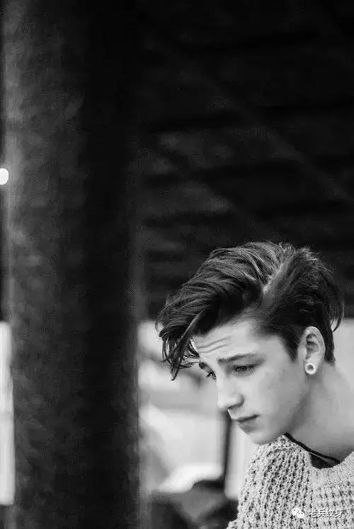 又痞又雅的Ash，仅凭一人之力，就改变了潮流的风向标！