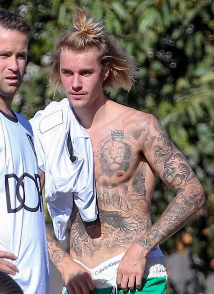 贾斯汀比伯现照,贾斯汀比伯剃光头