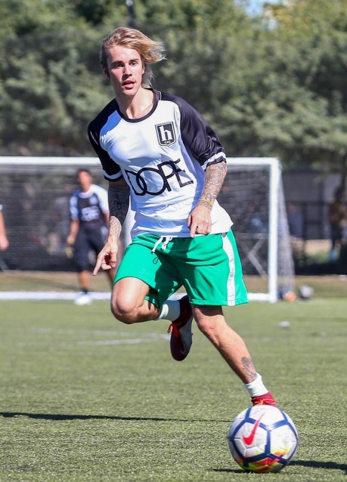 贾斯汀比伯现照,贾斯汀比伯剃光头