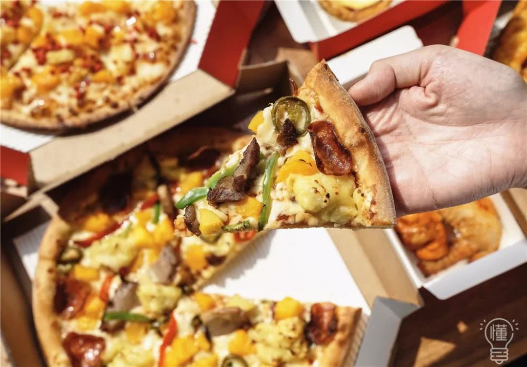 真的！这个29块9的披萨里我吃出了整整两只蟹！