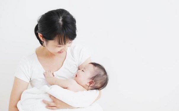 坐月子不能碰凉水是真的吗,坐月子不能碰生水原理