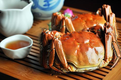 阳澄湖超详细的挑蟹技巧教给你,正确的吃蟹方法