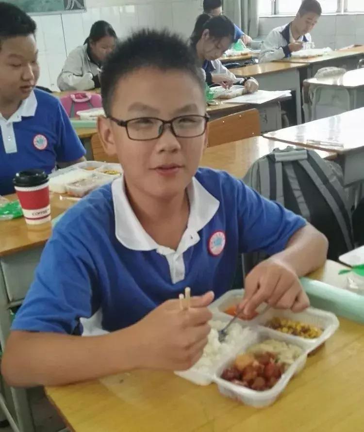 30554名学生!47所学校!聚焦午餐午休,深圳龙岗娃吃什么?