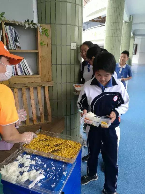 30554名学生!47所学校!聚焦午餐午休,深圳龙岗娃吃什么?