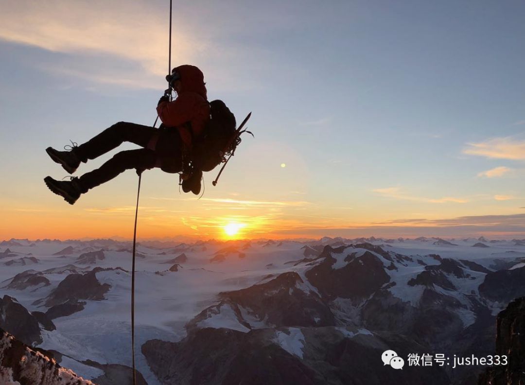 你想要什么衣服,哪个品牌的冲锋衣比较商务