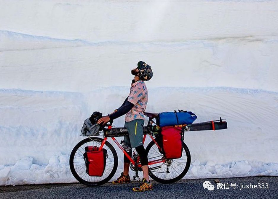 你想要什么衣服,哪个品牌的冲锋衣比较商务