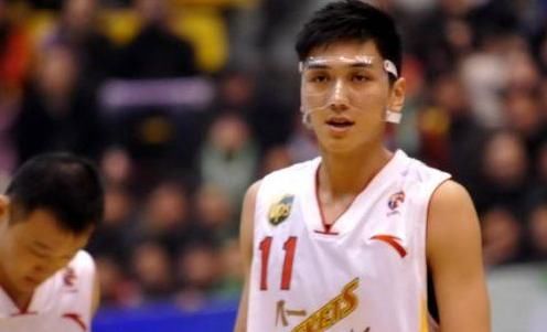 男篮新秀痴迷名模*兽兽**,夜不归宿被国家队开除,今搞投资身家不菲