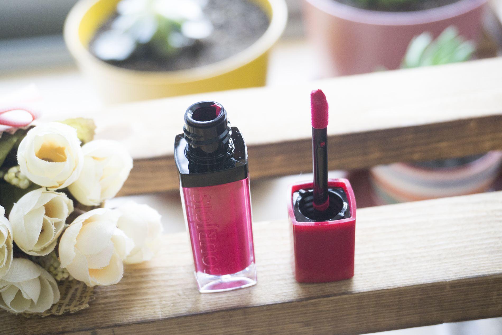 怎么擦唇釉不显唇纹,唇釉怎么涂才能不掉色