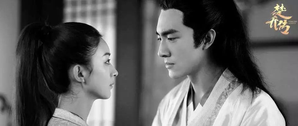 女装大佬全身连体面具,女装大佬戴女生面具