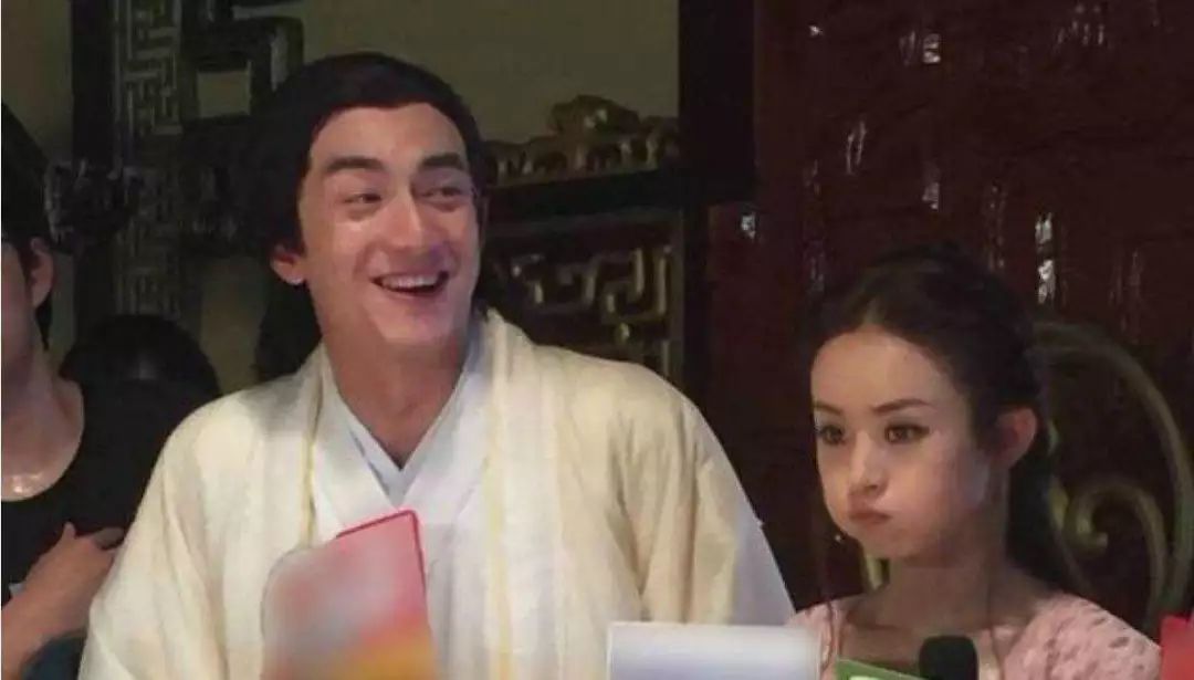 女装大佬全身连体面具,女装大佬戴女生面具