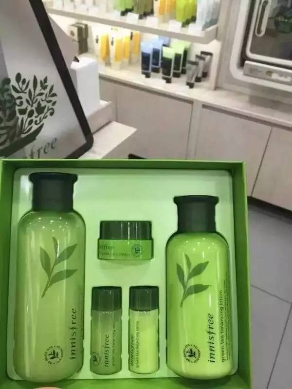 韩国化妆品好用的水乳,韩国ahc水乳多少钱一套