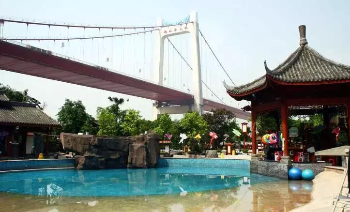 冬日温泉之旅,这个冬天来一场浪漫温泉之旅