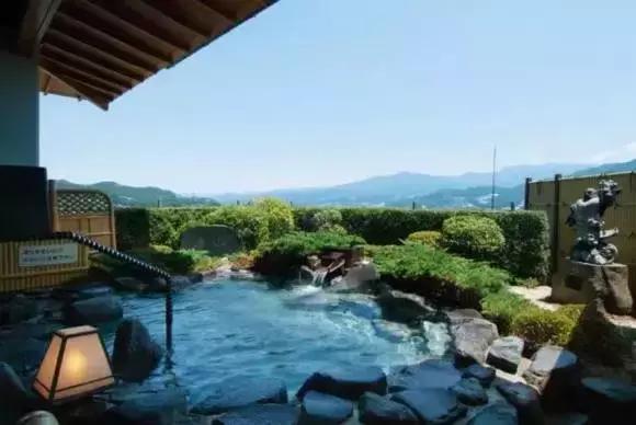 冬日温泉之旅,这个冬天来一场浪漫温泉之旅