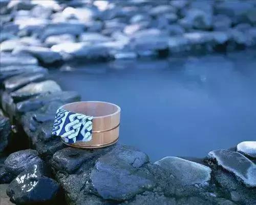 冬日温泉之旅,这个冬天来一场浪漫温泉之旅