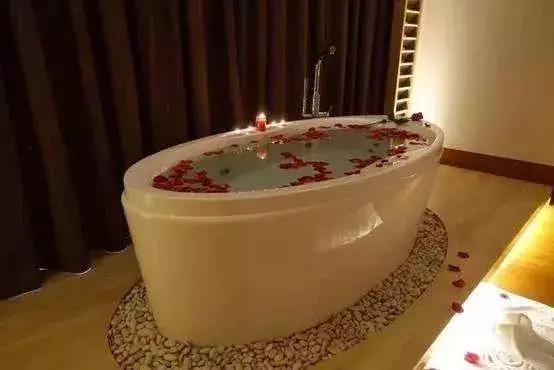 冬日温泉之旅,这个冬天来一场浪漫温泉之旅