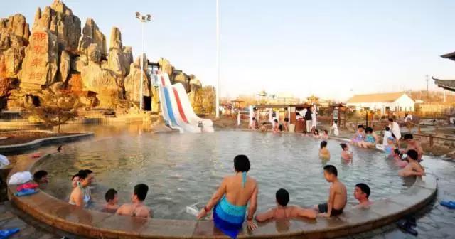 冬日温泉之旅,这个冬天来一场浪漫温泉之旅