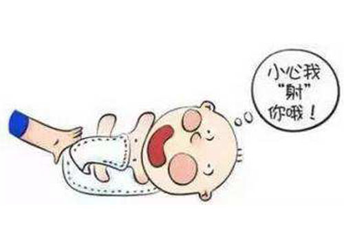 给孩子用尿布注意什么,给男孩换尿布注意事项