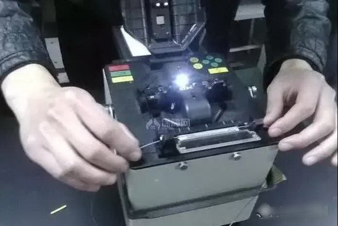 光纤熔接多少钱一芯？大神们都用那个牌子熔接机？