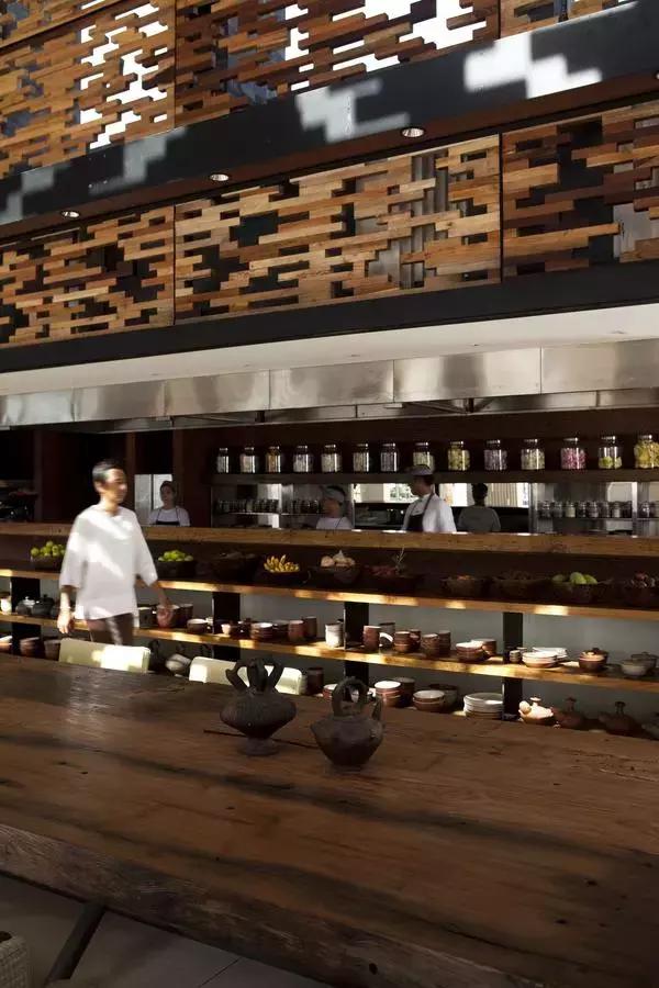 建在悬崖上的酒店,建在悬崖边上的鸟巢酒店敢住吗