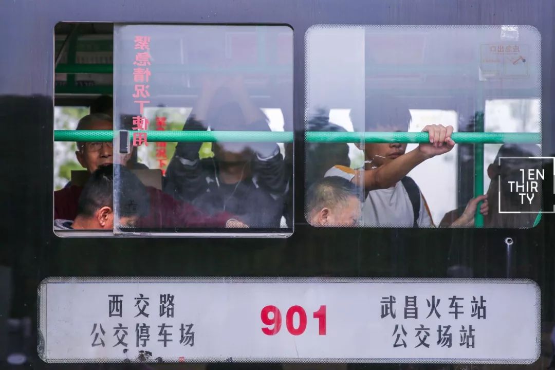武汉每一辆901，都承载着江夏上万学子的青春！