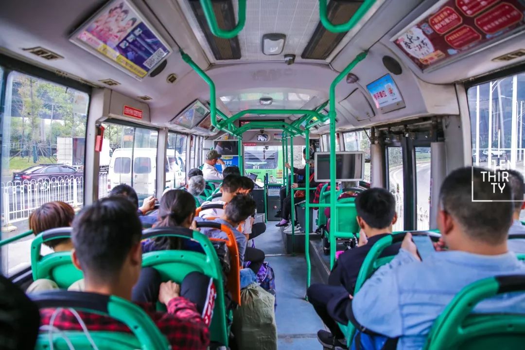 武汉每一辆901，都承载着江夏上万学子的青春！