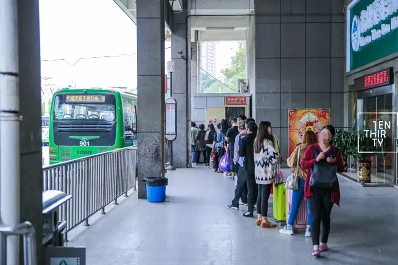 武汉每一辆901，都承载着江夏上万学子的青春！