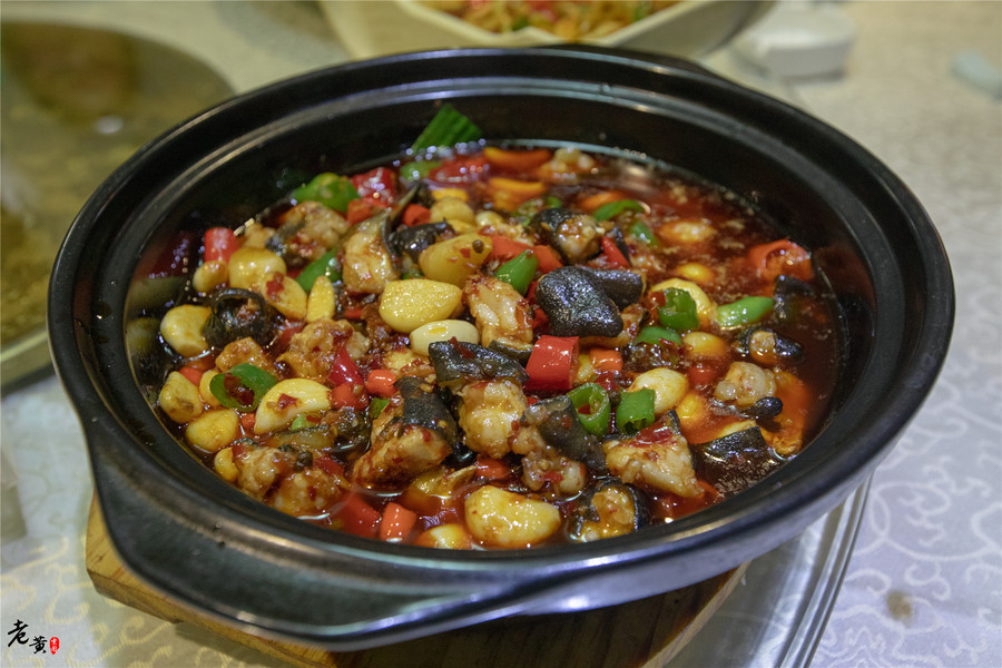 玩大了，在雅安吃鱼还送你“宝剑”，而且宝剑借助传说，寓意极佳