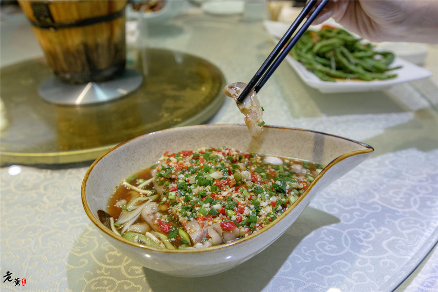 玩大了，在雅安吃鱼还送你“宝剑”，而且宝剑借助传说，寓意极佳