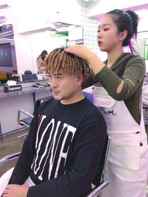 哪里有培训编脏辫的,脏辫师月入