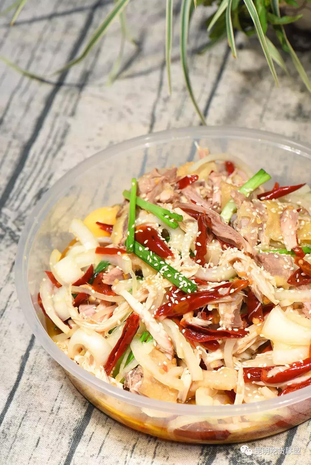 开了2年竟不知！昆明居民楼里神店，椒麻鸡酱烧鸭才进院就闻见香