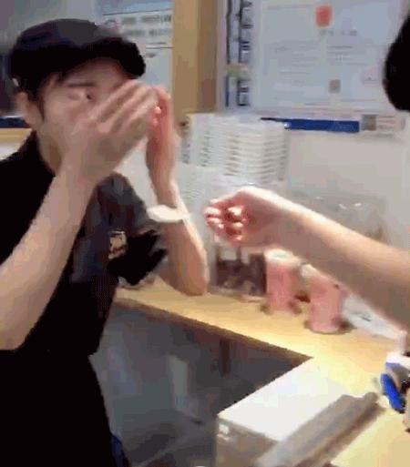 一张能让你相信爱情的图片,从不相信爱情的配图