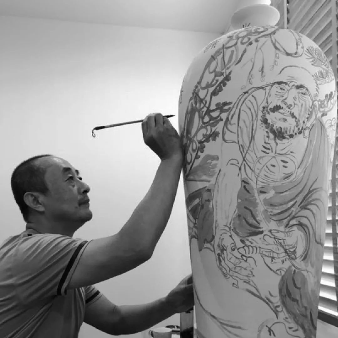 古涧一枝梅,梅兰竹菊手绘釉上彩瓷板画