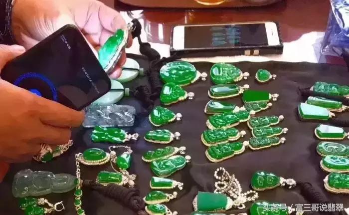 直播间买翡翠卖假翡翠,直播卖翡翠压底货