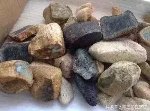 直播间买翡翠卖假翡翠,直播卖翡翠压底货