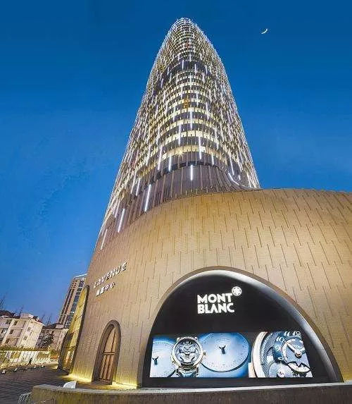 Balenciaga新产品再度被起诉抄袭？！