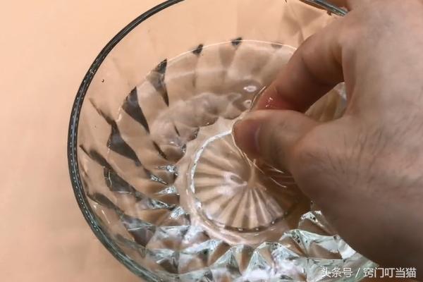 手指被502胶粘了该怎么快速解开,手指和手指被502胶水粘住了怎么办