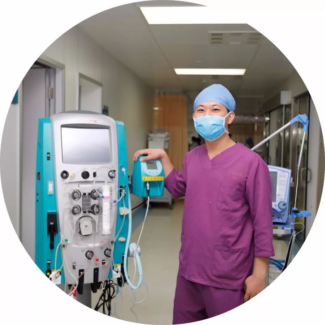 看了这么多炫富摔,这些护士才是最劲爆的~