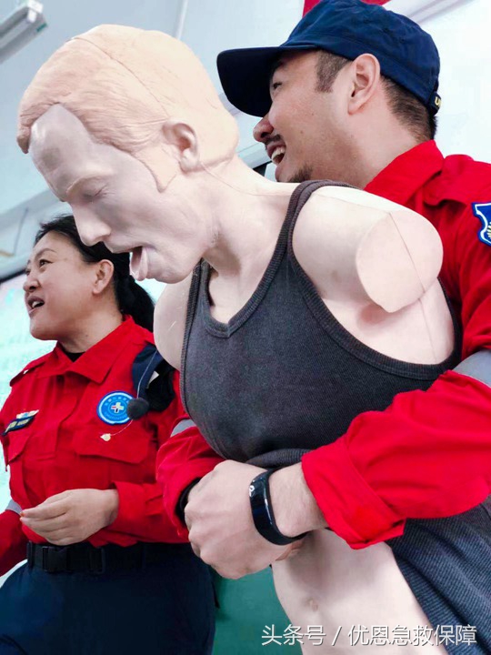 优恩急救知识培训走进院校兰亭小学五（1）、五（3）班