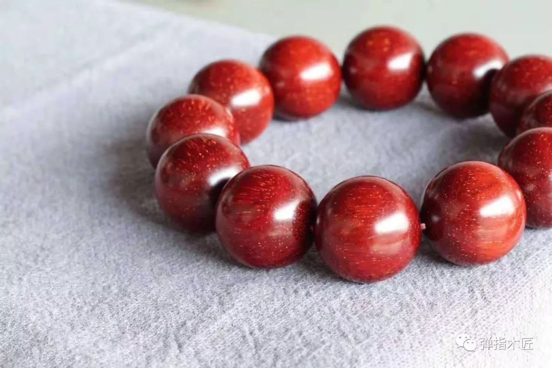 真正的小叶紫檀手串在哪里买,现在小叶紫檀手串为什么便宜