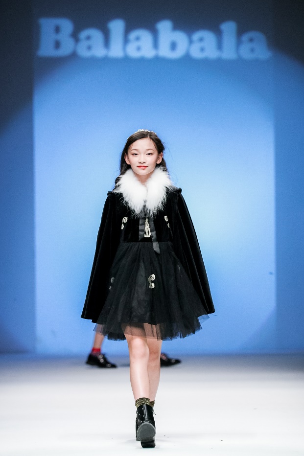 巴拉巴拉迪士尼t恤唐老鸭,巴拉巴拉唐老鸭羽绒服深蓝