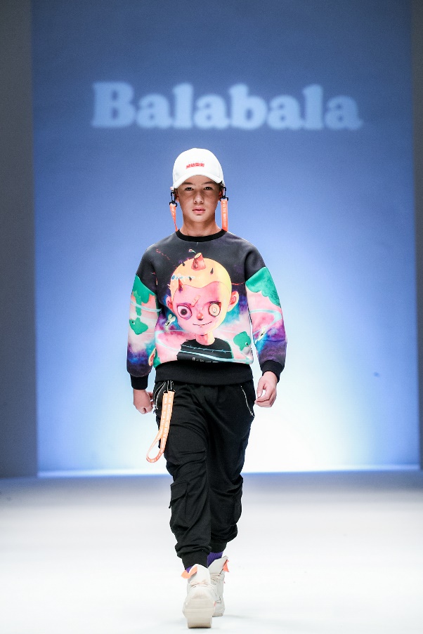 巴拉巴拉迪士尼t恤唐老鸭,巴拉巴拉唐老鸭羽绒服深蓝