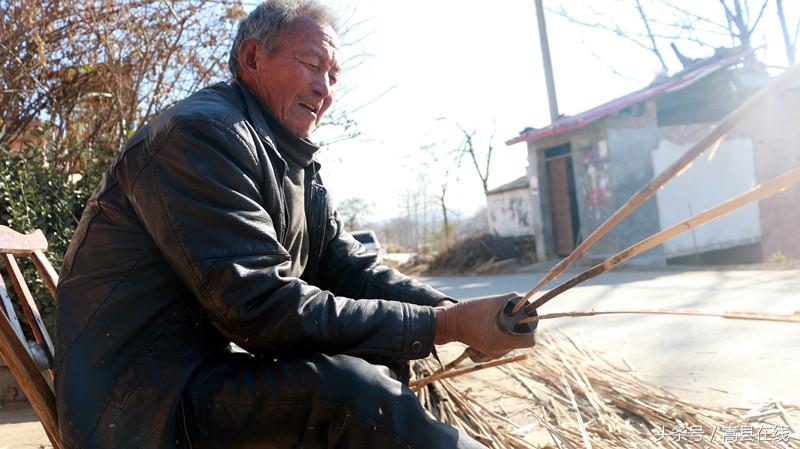 嵩县最后的席匠72岁蹬磙子编卖苇席