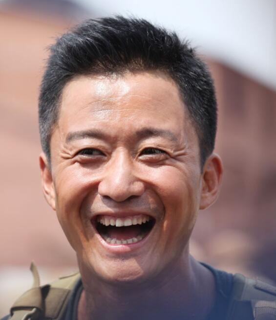 吴京为什么和郭德纲称兄道弟,郭德纲吴京于谦