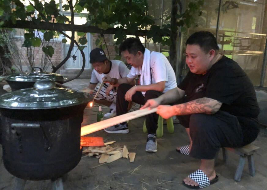 吴京为什么和郭德纲称兄道弟,郭德纲吴京于谦