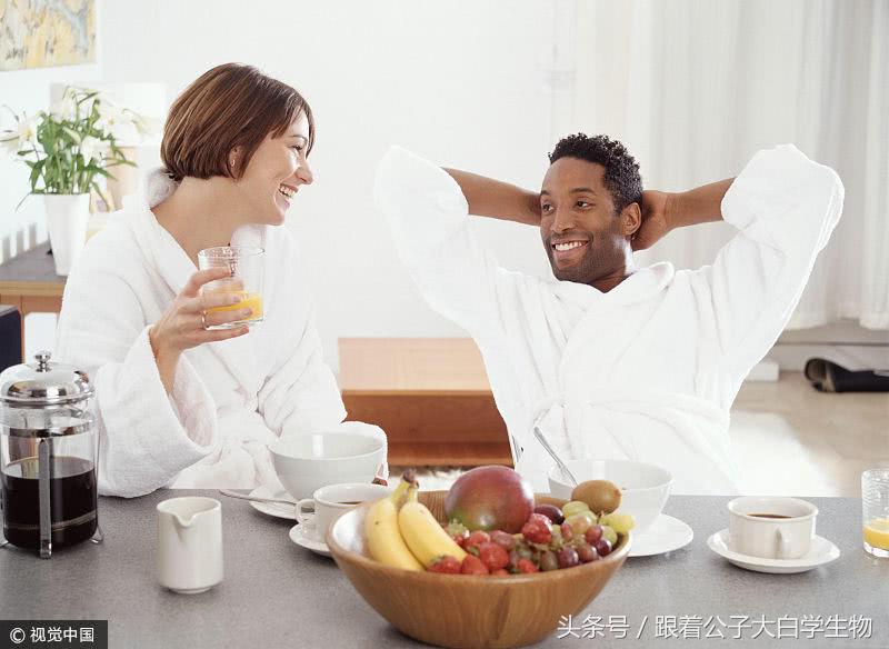 想让妹子的皮肤更白容光焕发不长痘痘那就去滚床单吧!滚床单最好