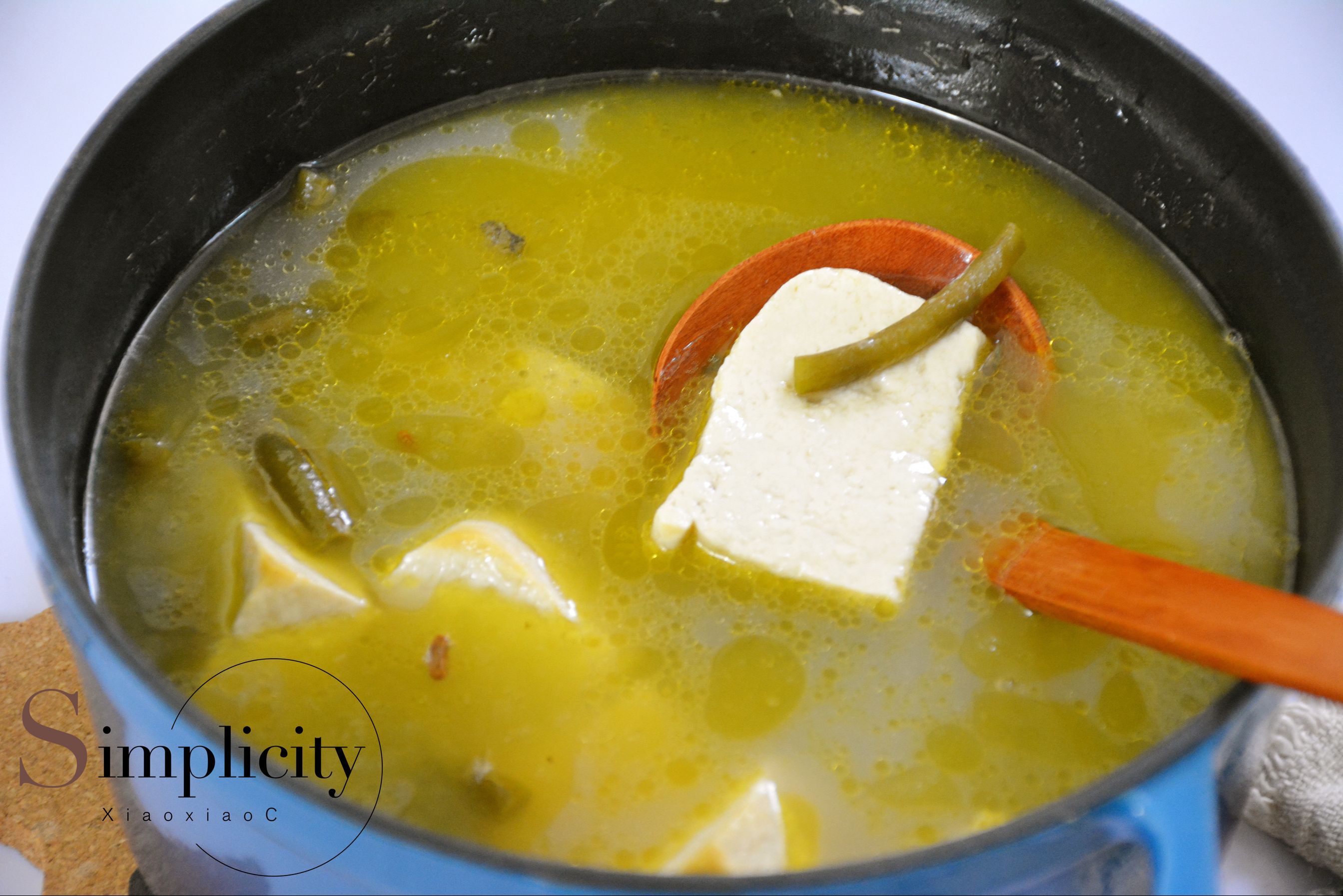 牙龈肿痛可以喝鲫鱼豆腐汤吗,牙龈肿痛上火煲什么喝