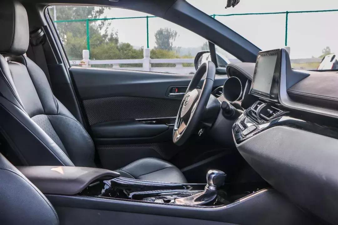 一汽丰田奕泽2.0l奕享版试驾 (2021款奕泽奕享版试驾)