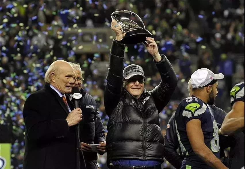 微软和比尔盖茨的发展史,比尔盖茨创建微软的励志故事