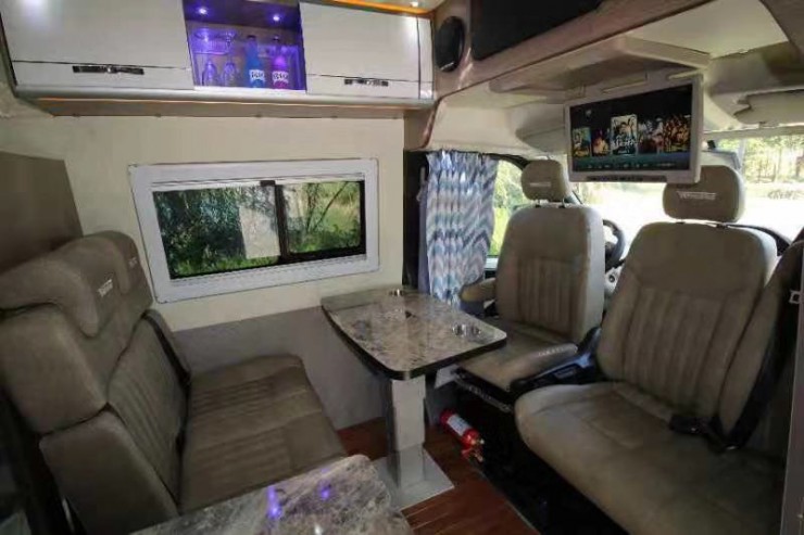 11.24G20杭州房车展——卫航房车新品爆款首发